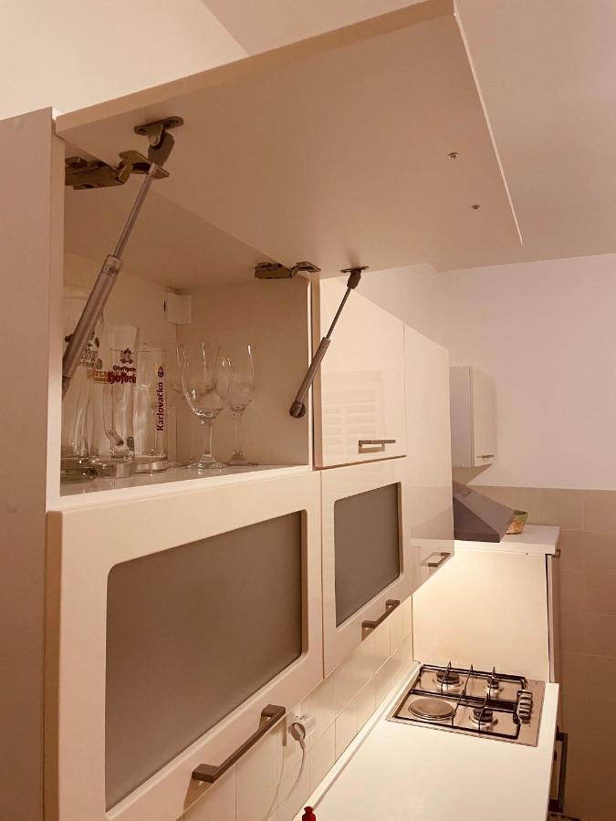 Central Single House With Parking-Top Location! 노바야 외부 사진