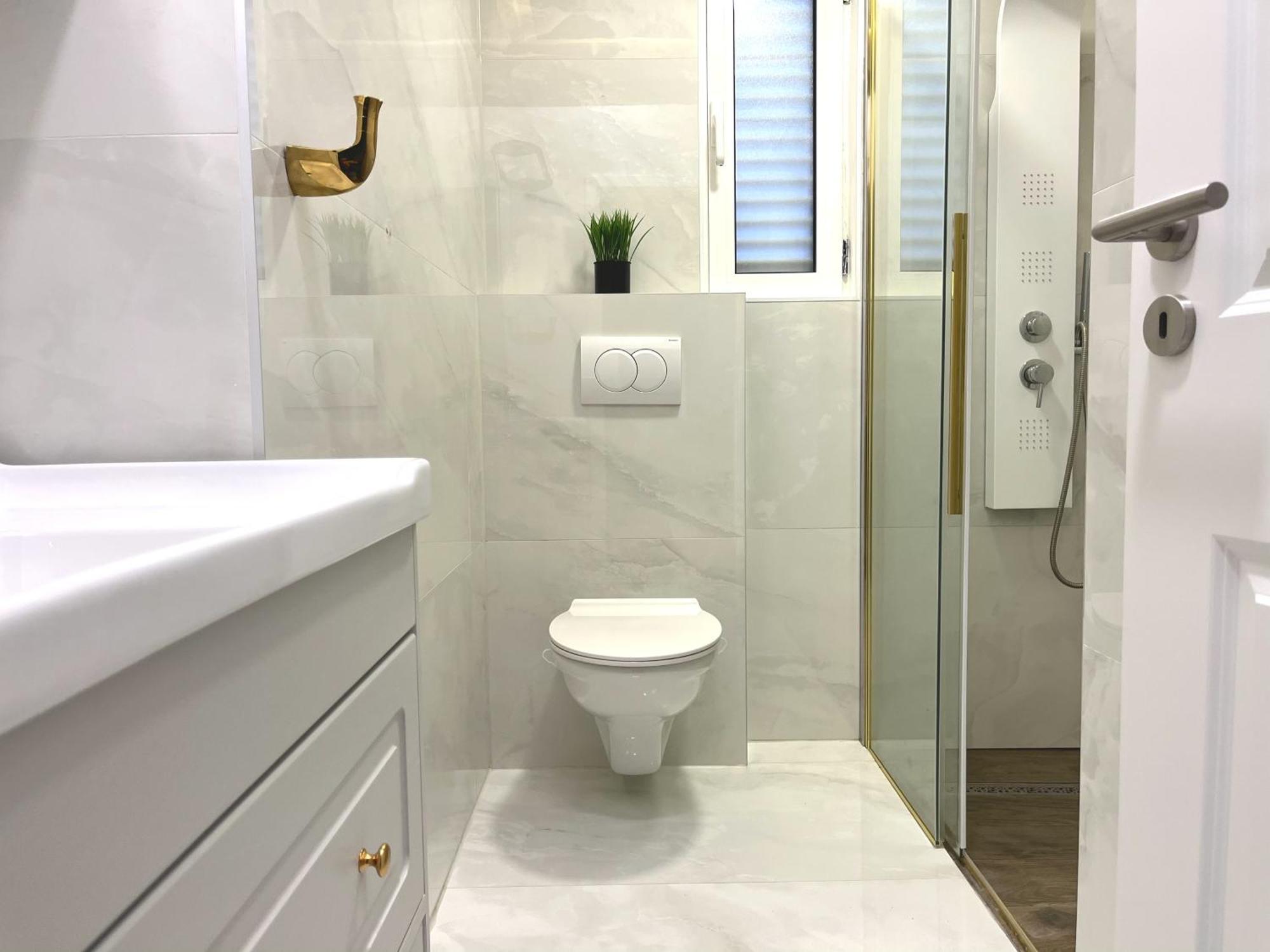 Central Single House With Parking-Top Location! 노바야 외부 사진