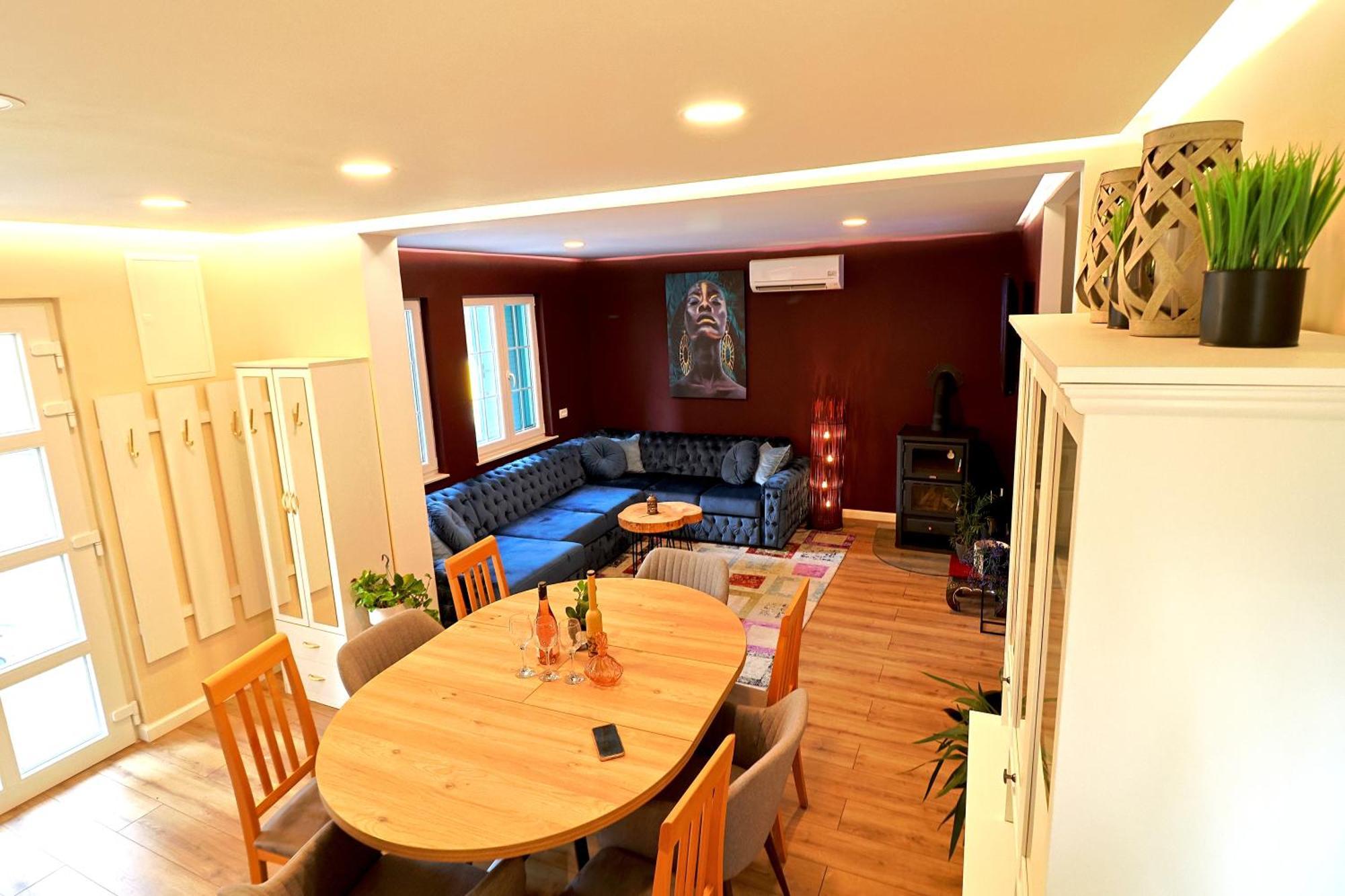 Central Single House With Parking-Top Location! 노바야 외부 사진