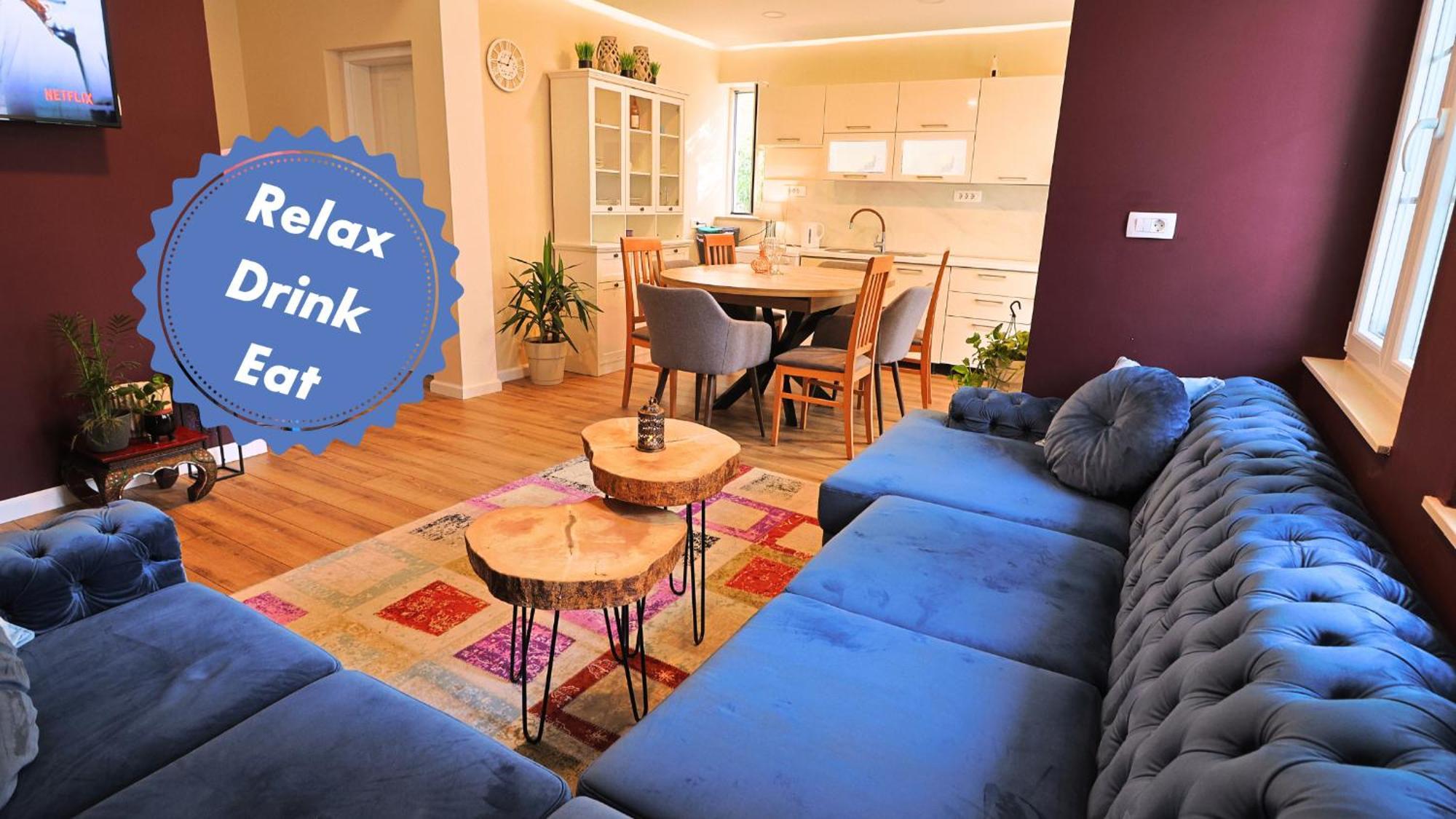 Central Single House With Parking-Top Location! 노바야 외부 사진