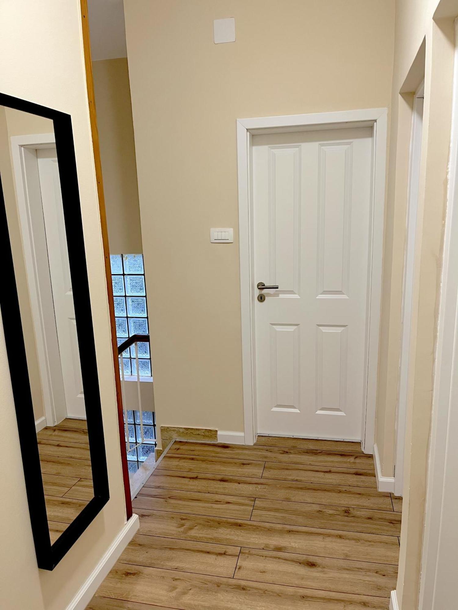 Central Single House With Parking-Top Location! 노바야 외부 사진
