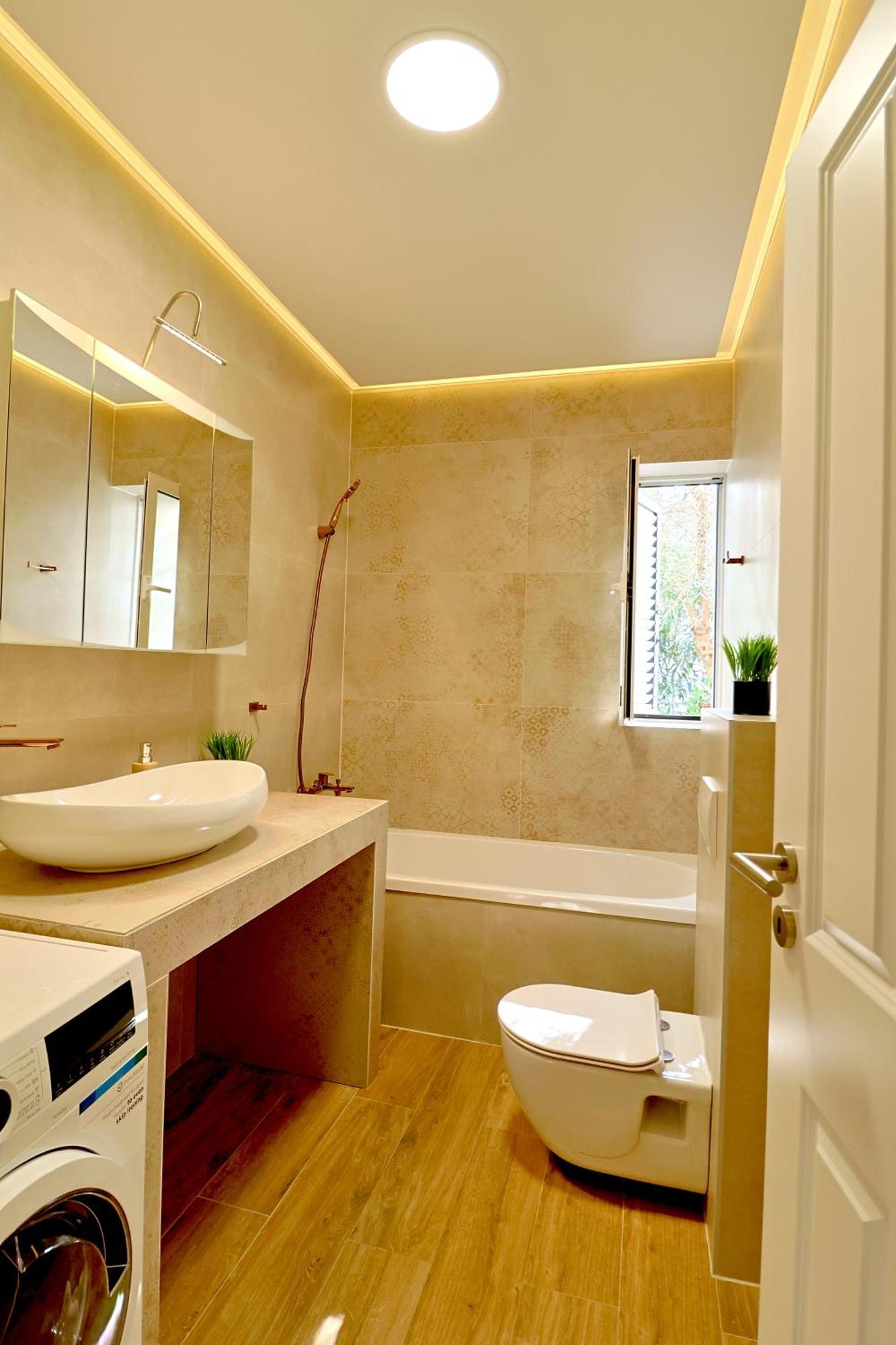 Central Single House With Parking-Top Location! 노바야 외부 사진