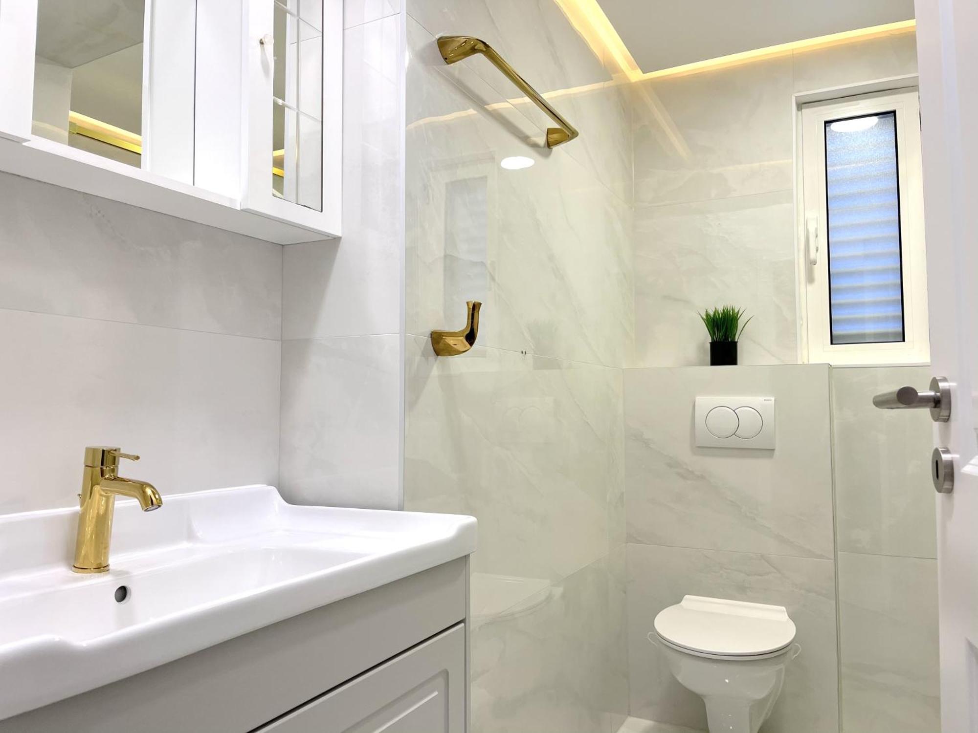 Central Single House With Parking-Top Location! 노바야 외부 사진