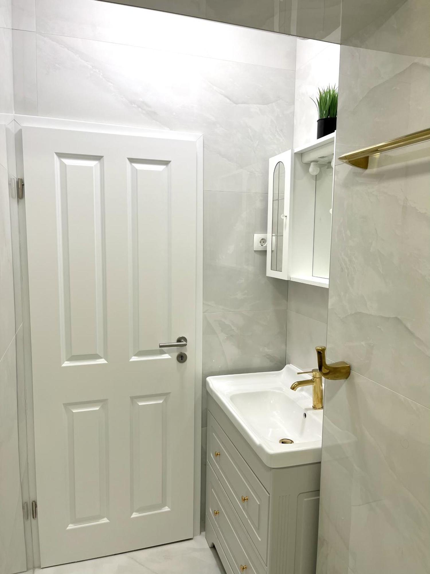 Central Single House With Parking-Top Location! 노바야 외부 사진