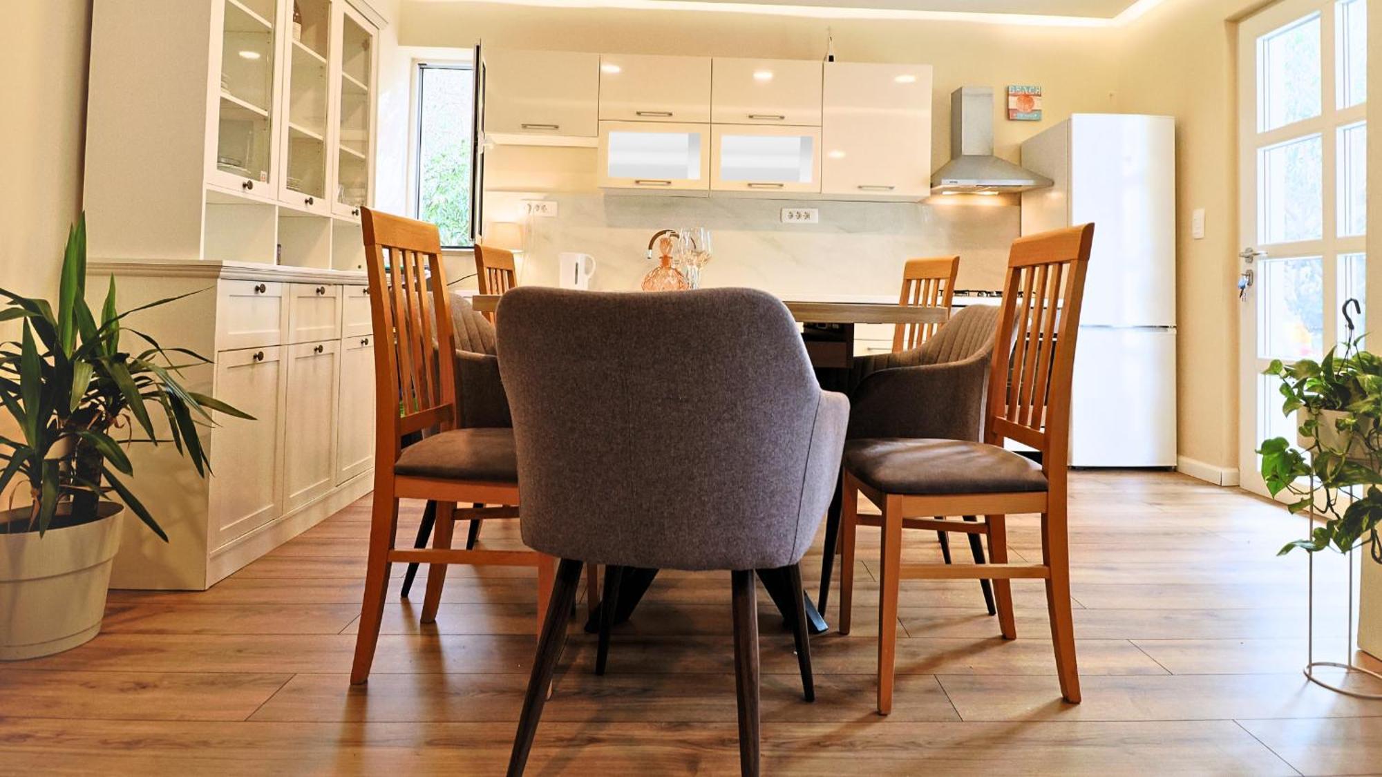 Central Single House With Parking-Top Location! 노바야 외부 사진
